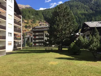 Ein allgemeiner Bergblick oder ein Berglick von der Ferienwohnung aus