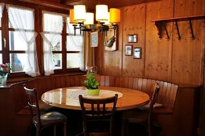 Ein Sitzbereich in der Unterkunft Gasthaus Skiklub
