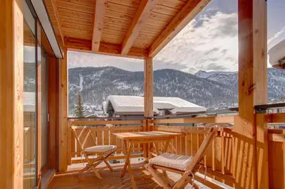 Ein allgemeiner Bergblick oder ein Berglick von der Ferienwohnung aus