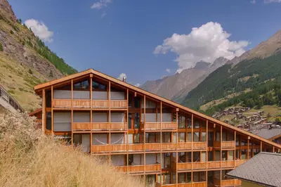 Ein allgemeiner Bergblick oder ein Berglick von der Ferienwohnung aus