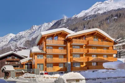 Ein allgemeiner Bergblick oder ein Berglick von des Hotels aus
