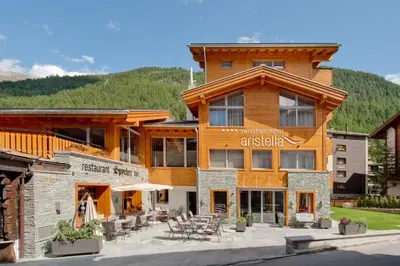 Ein allgemeiner Bergblick oder ein Berglick von des Hotels aus
