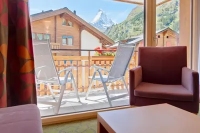 Ein allgemeiner Bergblick oder ein Berglick von des Hotels aus