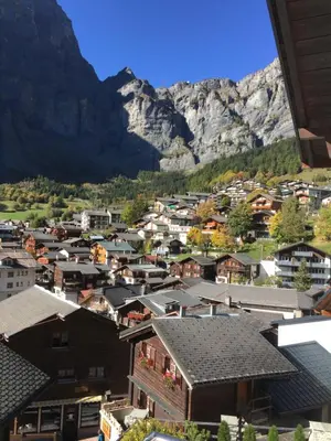 Ein allgemeiner Bergblick oder ein Berglick von der Ferienwohnung aus