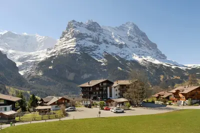 Ein allgemeiner Bergblick oder ein Berglick von der Ferienwohnung aus
