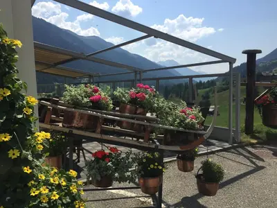 Ein allgemeiner Bergblick oder ein Berglick von des Hotels aus