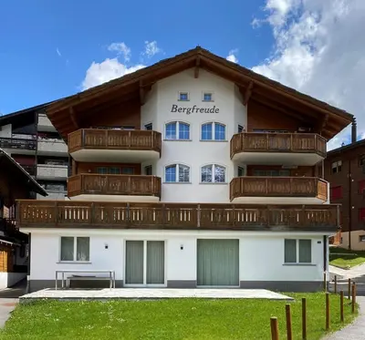 Das Gebäude in dem sich die Ferienwohnung befindet