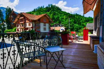 Ein Balkon oder eine Terrasse in der Unterkunft Hotel Tell and Apartments