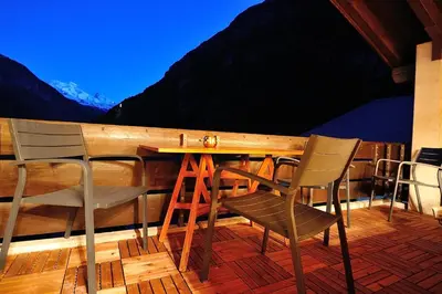 Ein allgemeiner Bergblick oder ein Berglick von der Ferienwohnung aus