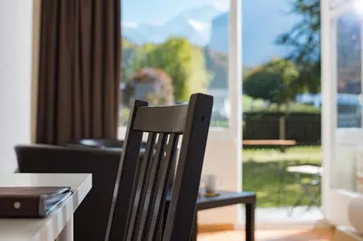 Ein allgemeiner Bergblick oder ein Berglick von des Hotels aus