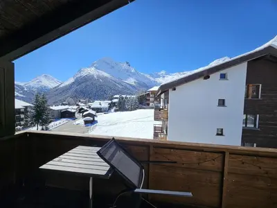 Ein allgemeiner Bergblick oder ein Berglick von der Ferienwohnung aus