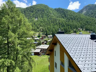 Ein allgemeiner Bergblick oder ein Berglick von der Ferienwohnung aus