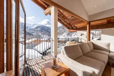 Ein allgemeiner Bergblick oder ein Berglick von des Hotels aus
