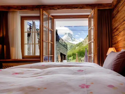 Ein allgemeiner Bergblick oder ein Berglick von des Hotels aus
