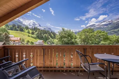 Ein allgemeiner Bergblick oder ein Berglick von der Ferienwohnung aus