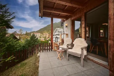 Ein allgemeiner Bergblick oder ein Berglick von der Ferienwohnung aus