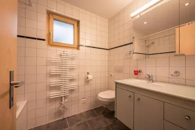 Ein Badezimmer in der Unterkunft Roossi-Huus 3