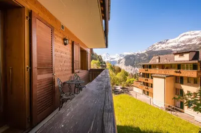 Ein allgemeiner Bergblick oder ein Berglick von der Ferienwohnung aus