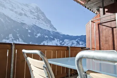 Ein allgemeiner Bergblick oder ein Berglick von der Ferienwohnung aus