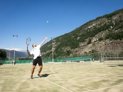 Tennis und/oder Squash in der Unterkunft Hotel Olympica oder in der Nähe