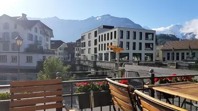 Ein allgemeiner Bergblick oder ein Berglick von des Hotels aus