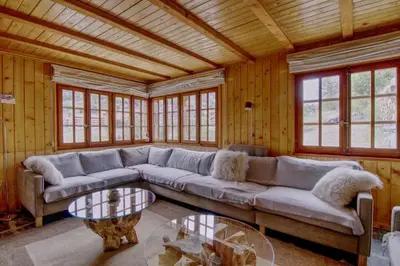Ein Sitzbereich in der Unterkunft Magnifique chalet pour 10 personnes à Vercorin