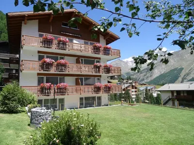 Ein allgemeiner Bergblick oder ein Berglick von der Ferienwohnung aus