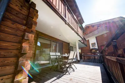 Ein Balkon oder eine Terrasse in der Unterkunft Casa Della Vita by Zermatt Premium Apartments