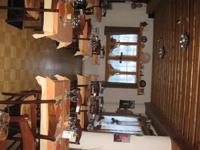 Ein Restaurant oder anderes Speiselokal in der Unterkunft Hotel Pension Spycher