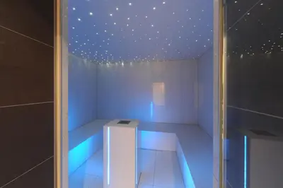 Ein Badezimmer in der Unterkunft Alpine Hotel Perren