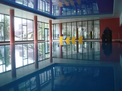 Der Swimmingpool an oder in der Nähe von Apartments Seeblick mit Anbindung an ein 4-Sterne-Hotel