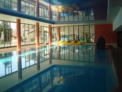 Der Swimmingpool an oder in der Nähe von Apartments Seeblick mit Anbindung an ein 4-Sterne-Hotel