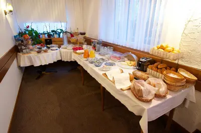 Essen in der Lodge oder in der Nähe