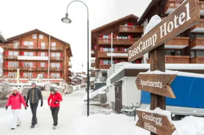 BaseCamp Hotel im Winter