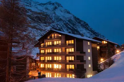 Ein allgemeiner Bergblick oder ein Berglick von des Hotels aus