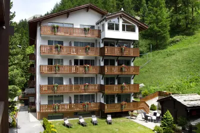 Das Gebäude in dem sich die Ferienwohnung befindet