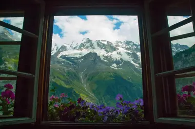 Ein allgemeiner Bergblick oder ein Berglick von des Hostels aus