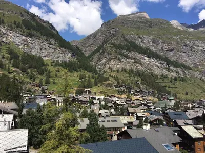 Ein allgemeiner Bergblick oder ein Berglick von der Ferienwohnung aus