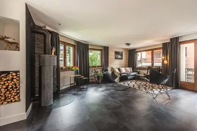 Ein Sitzbereich in der Unterkunft Central & Elegant Apartments,partially with Fireplace, by Zermatt Rental