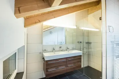 Ein Badezimmer in der Unterkunft Beaulac Penthouse - Direct lake view