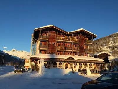 Ein allgemeiner Bergblick oder ein Berglick von des Hotels aus