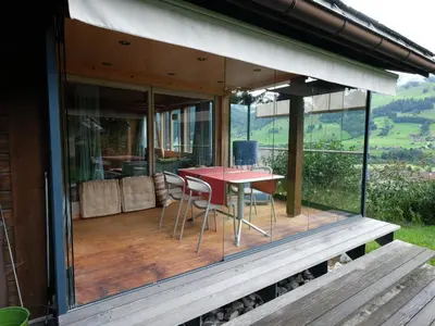 Ein Balkon oder eine Terrasse in der Unterkunft Apartment Weidli- Chalet by Interhome