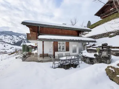 Holiday Home Chalet Reinhysi by Interhome im Winter