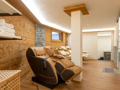 Ein Sitzbereich in der Unterkunft Apartment Haus Alpenrose by Interhome