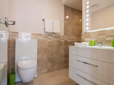 Ein Badezimmer in der Unterkunft Apartment Haus Alpenrose by Interhome