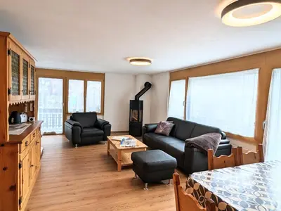Ein Sitzbereich in der Unterkunft Ferienwohnungen Wallis - Randa bei Zermatt