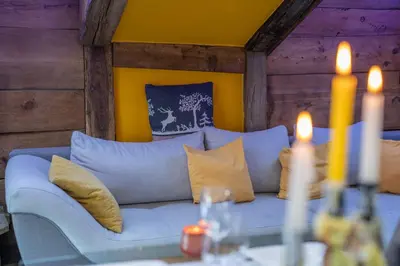 Ein Sitzbereich in der Unterkunft Chalet Schtuba