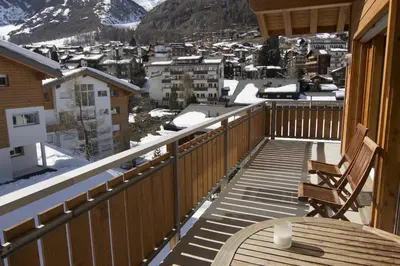 Ein allgemeiner Bergblick oder ein Berglick von der Ferienwohnung aus