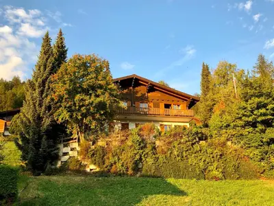 Ein Garten an der Unterkunft Alpenchalet Trutmundi undri