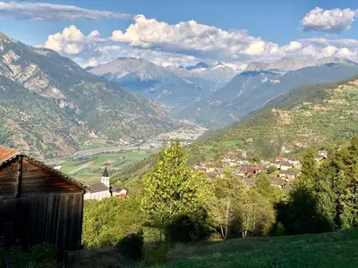 Ein allgemeiner Bergblick oder ein Berglick von der Ferienwohnung aus